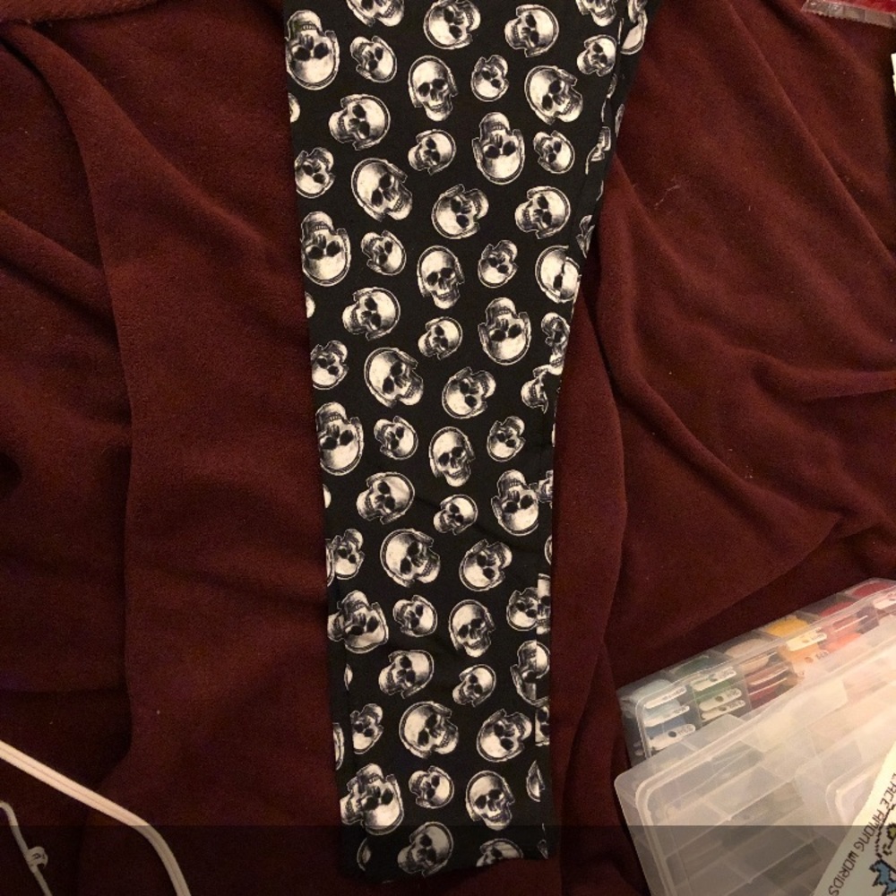 WOMENS SKULL LEGGINGS XL(juniors 15-17).NEW! - Picture 4 of 4
